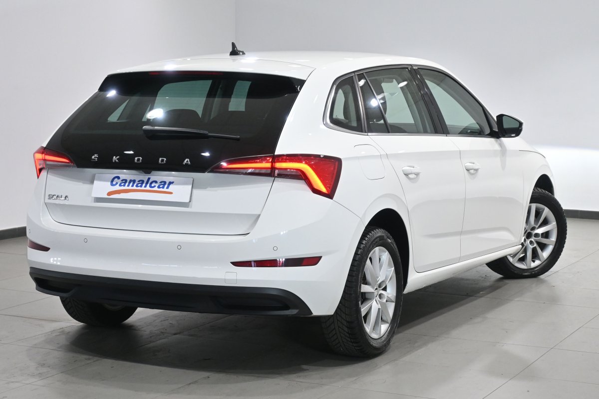 Foto Skoda SCALA 4