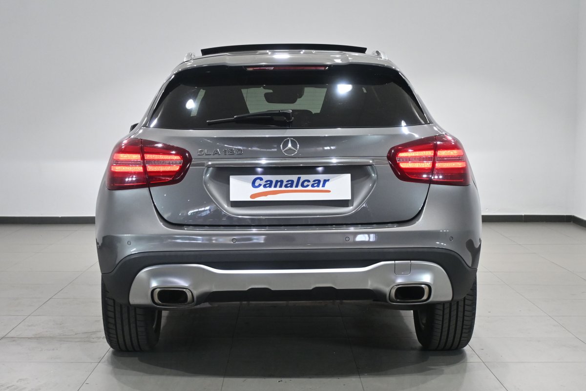 Foto Mercedes-Benz GLA 5