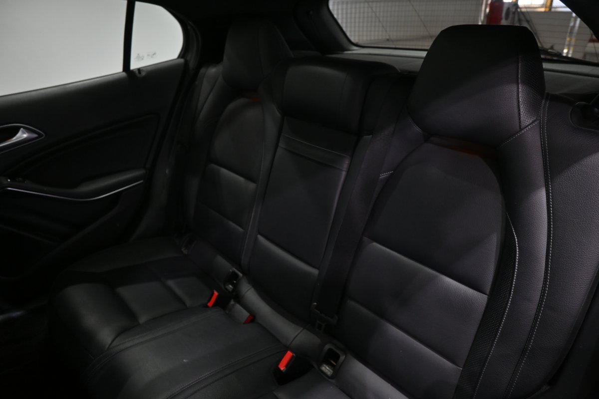 Foto Mercedes-Benz GLA 12