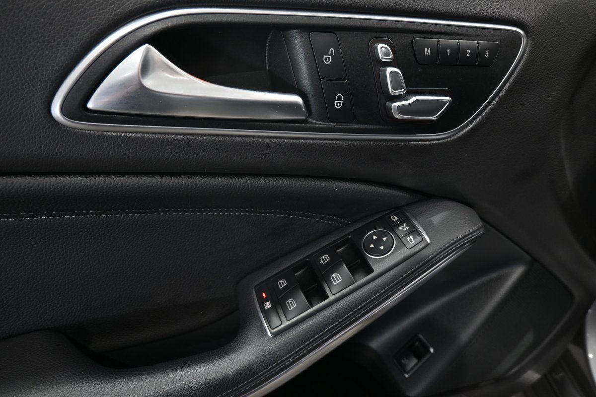 Foto Mercedes-Benz GLA 31