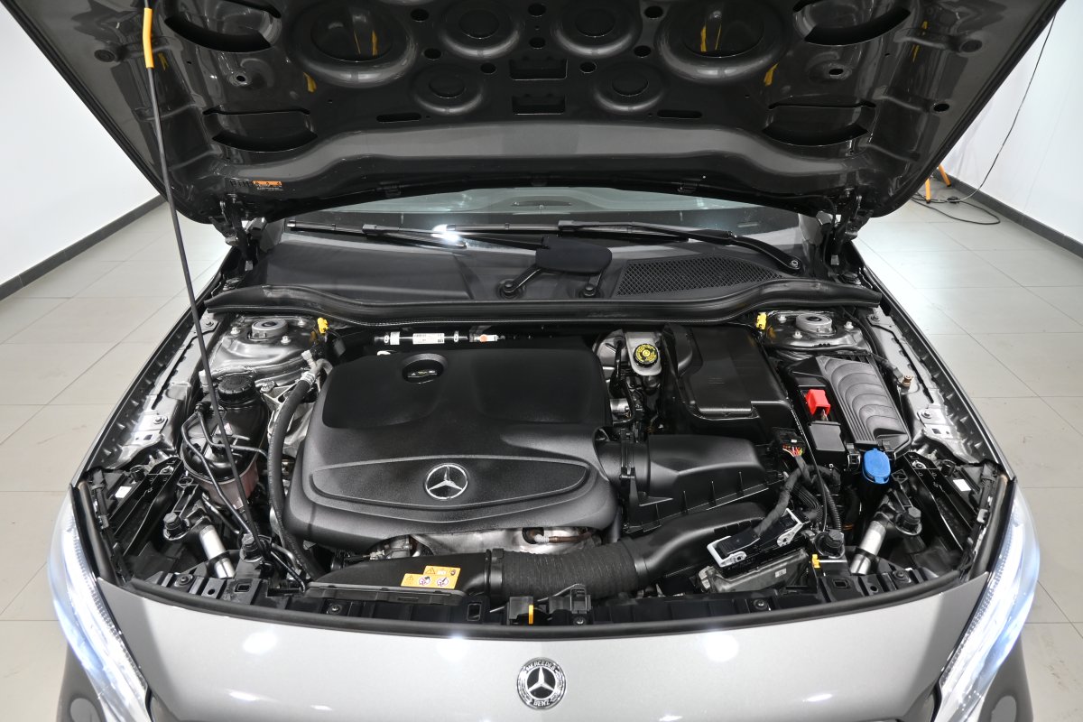 Foto Mercedes-Benz GLA 7