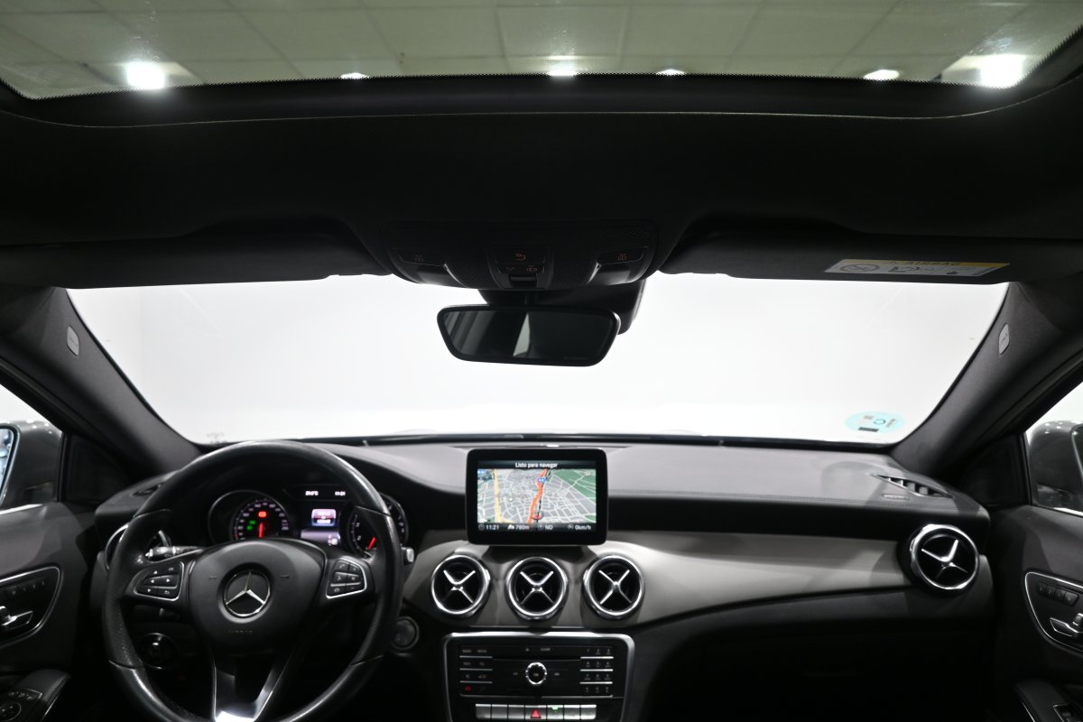 Foto Mercedes-Benz GLA 29