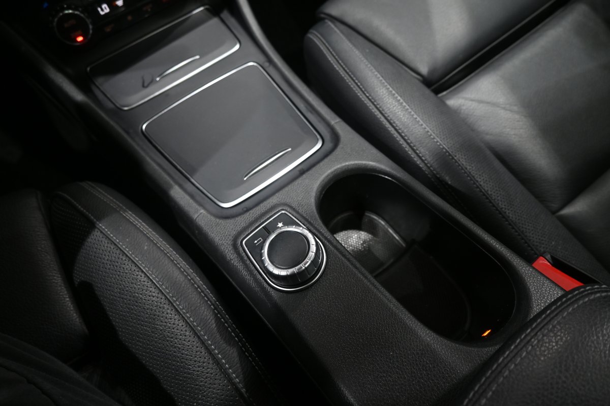 Foto Mercedes-Benz GLA 23