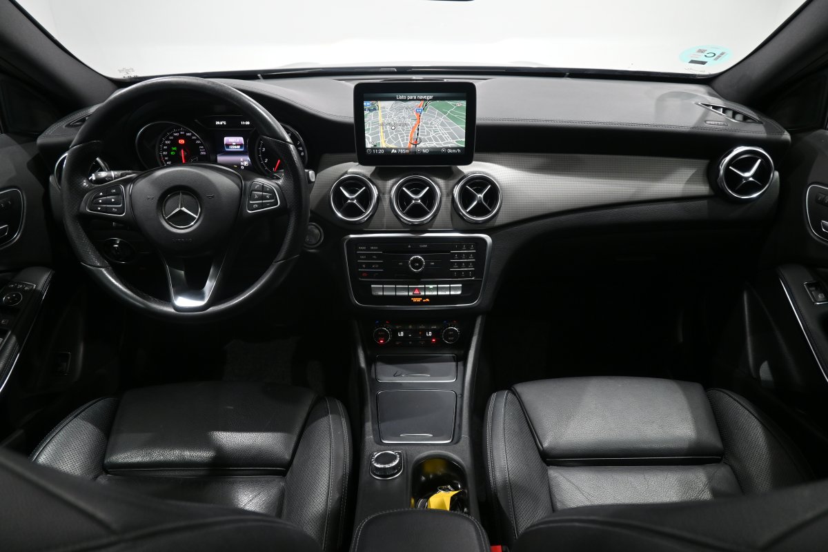 Foto Mercedes-Benz GLA 21