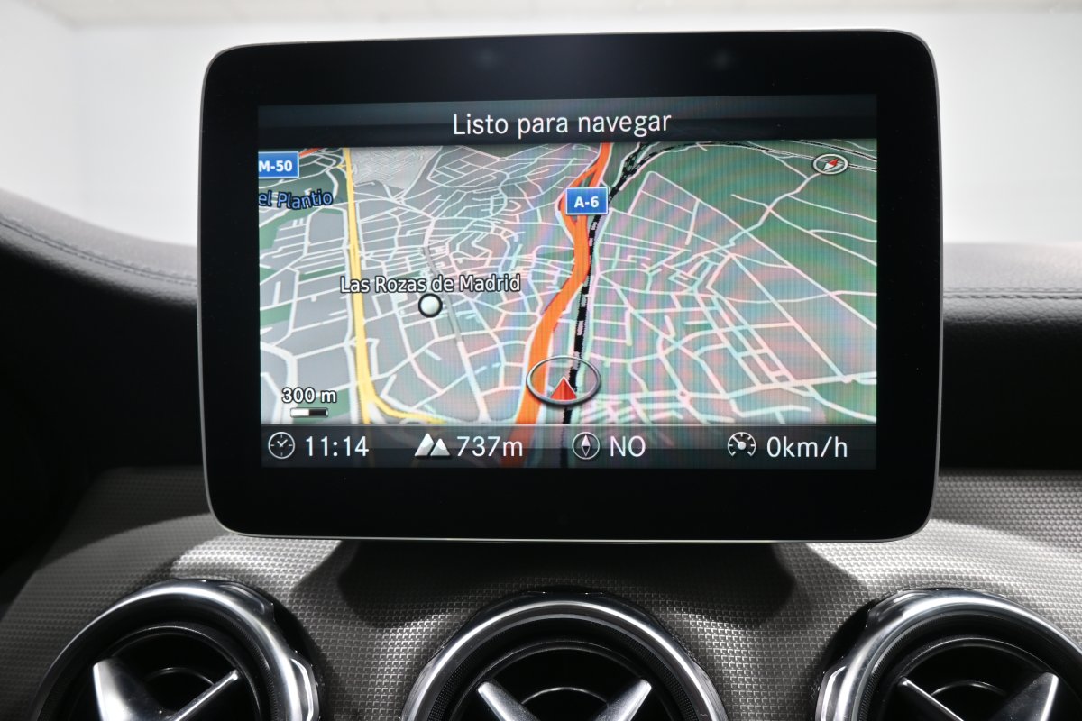 Foto Mercedes-Benz GLA 18