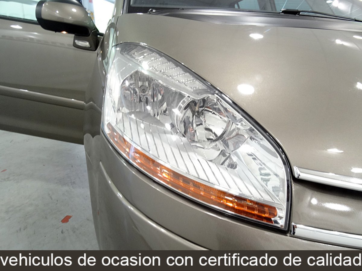 Foto Citroen Grand C4 Picasso 11