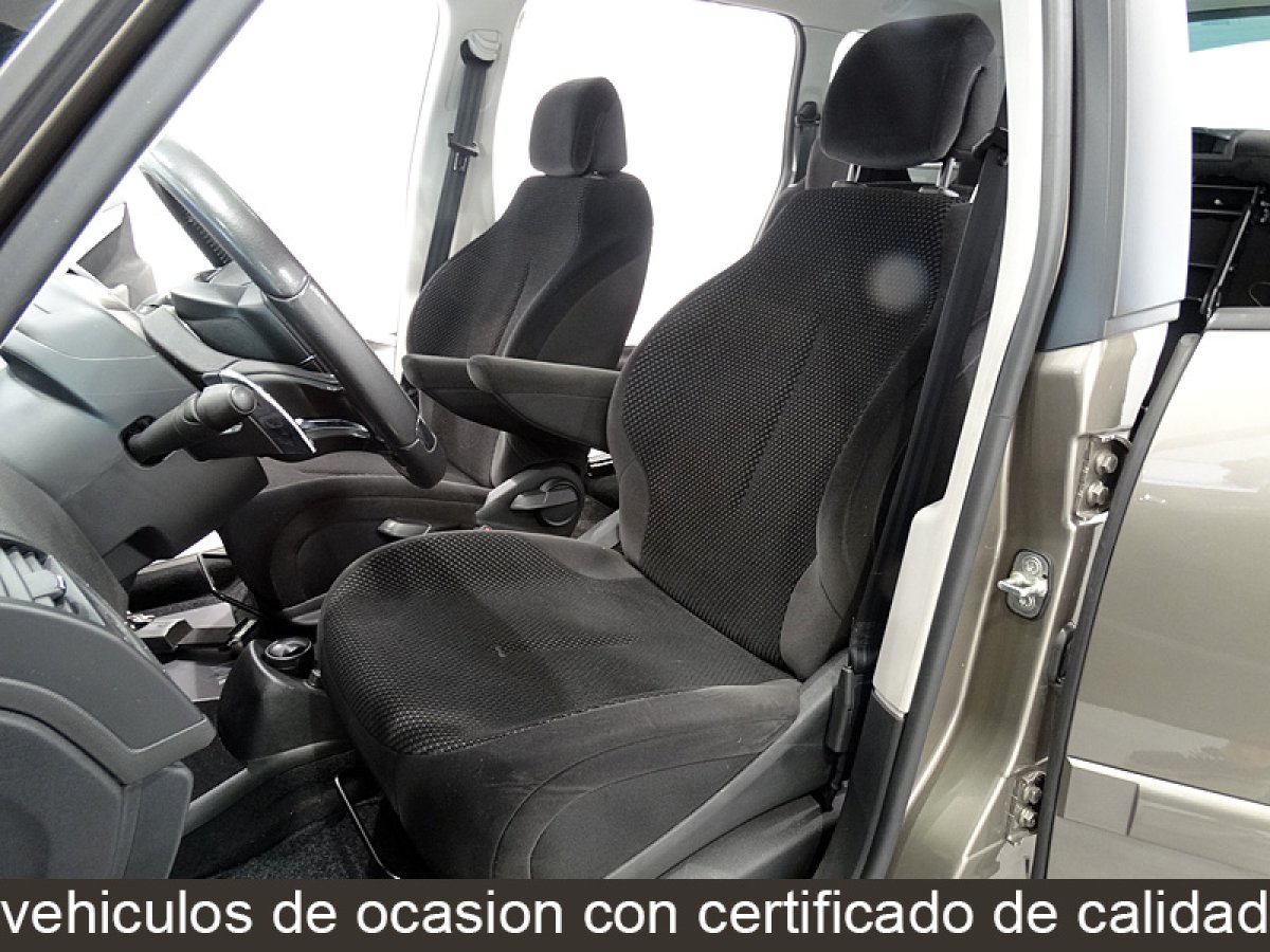 Foto Citroen Grand C4 Picasso 17