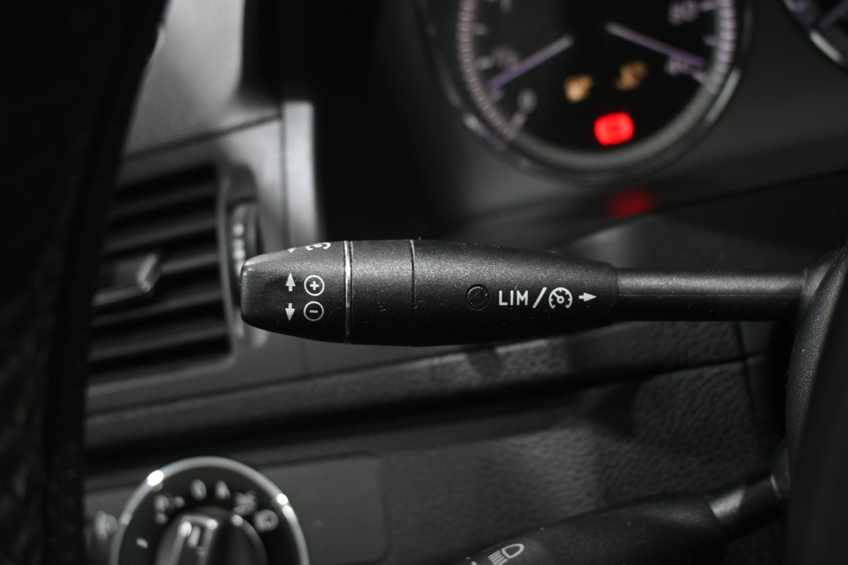 Foto Mercedes-Benz C 27