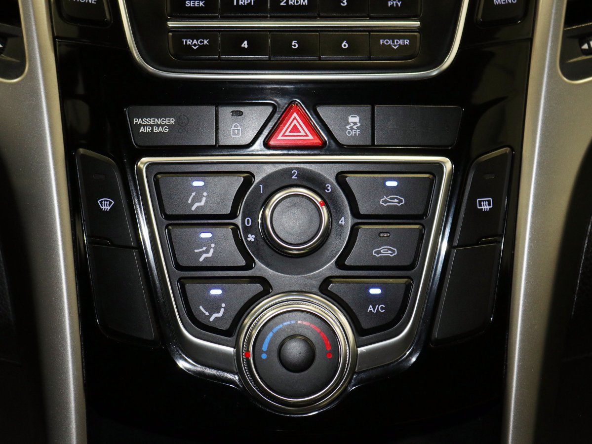 Foto Hyundai i30 12
