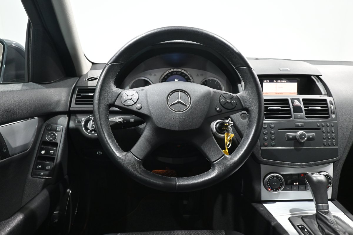 Foto Mercedes-Benz C 18