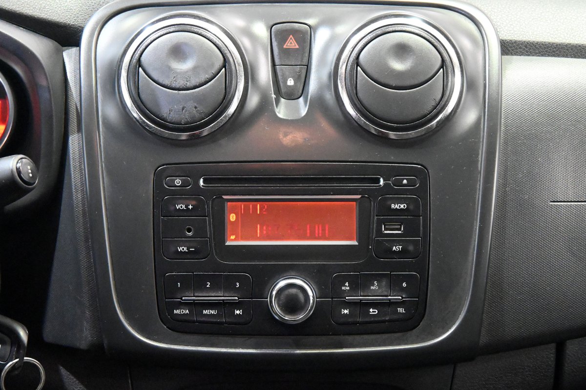 Foto Dacia Logan 16