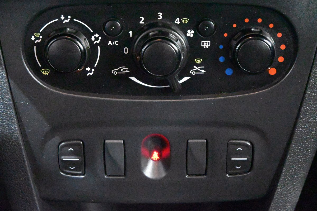 Foto Dacia Logan 18