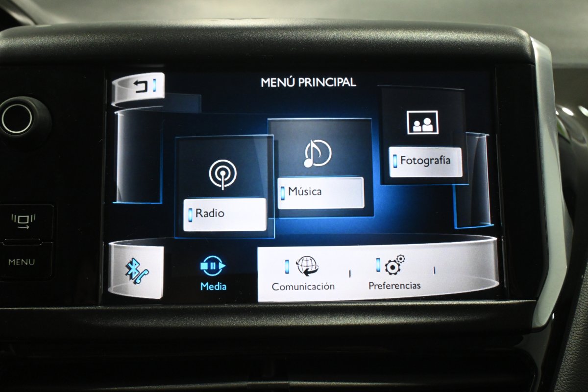 Foto Peugeot 208 16