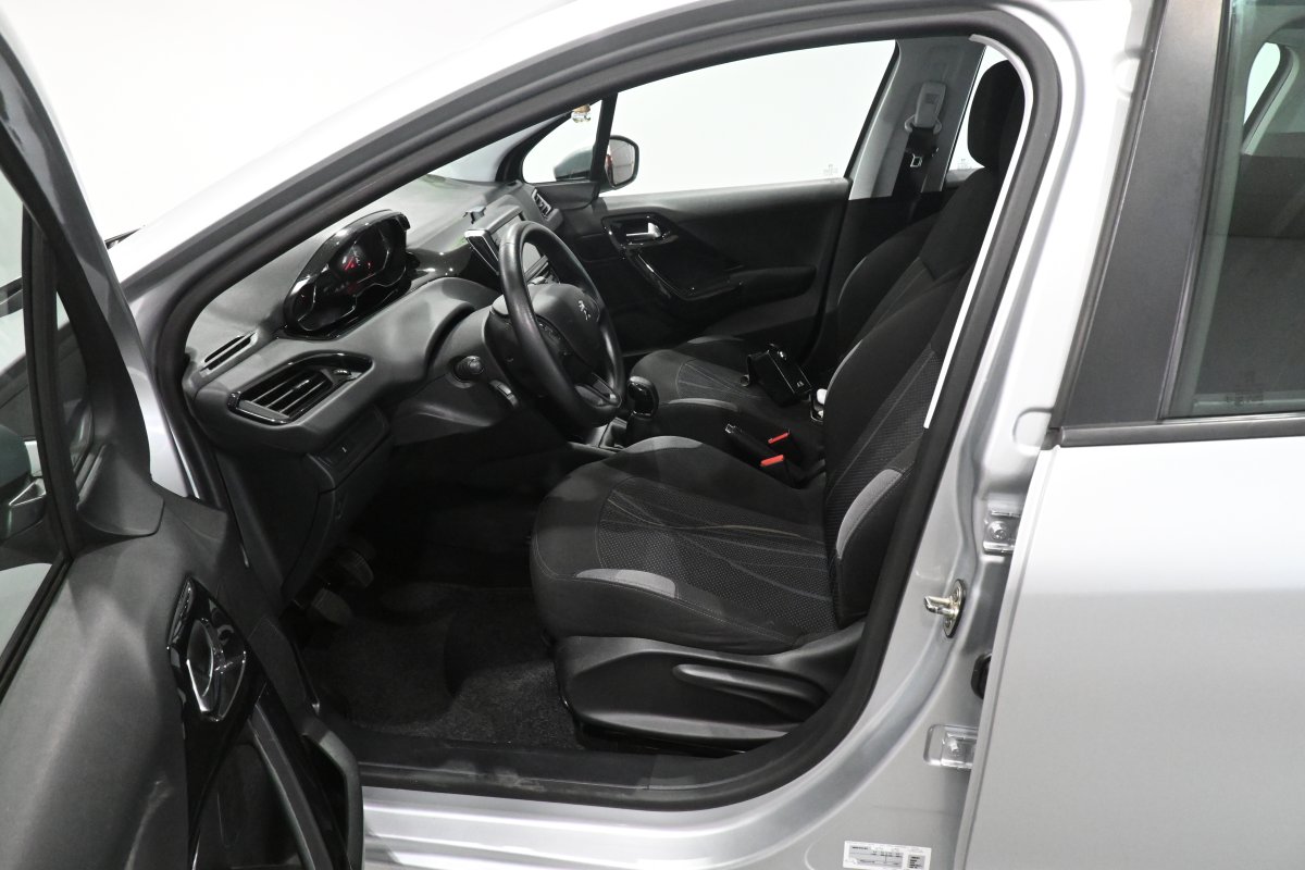 Foto Peugeot 208 10