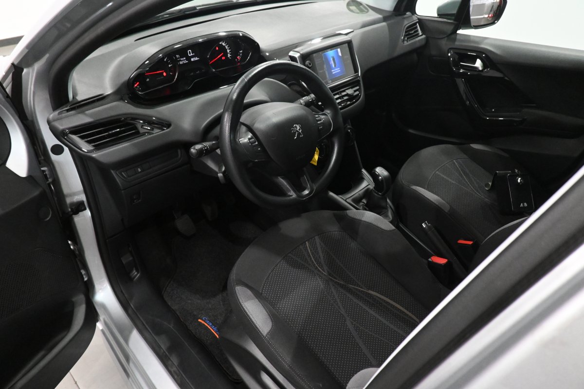 Foto Peugeot 208 9