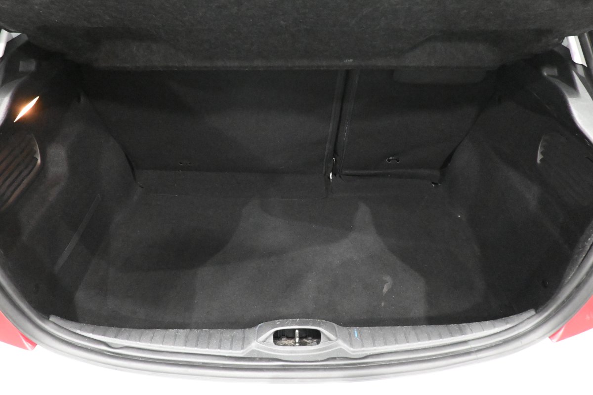 Foto Peugeot 208 8