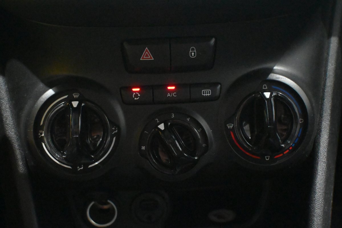 Foto Peugeot 208 18