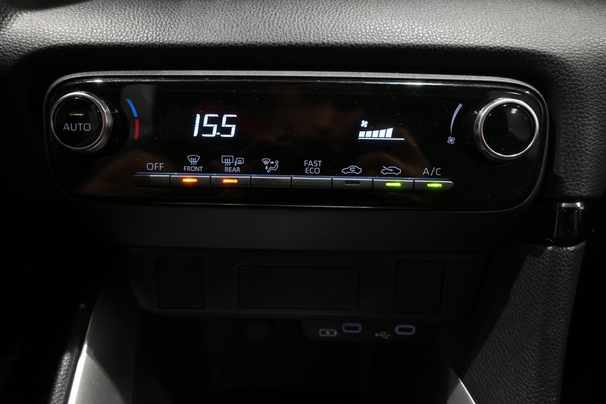 Foto Toyota Yaris 16