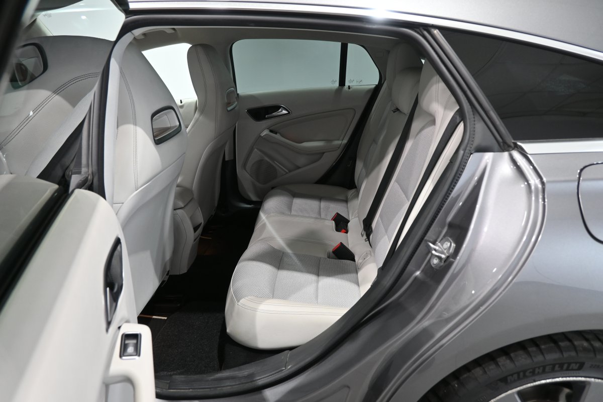 Foto Mercedes-Benz Clase 10