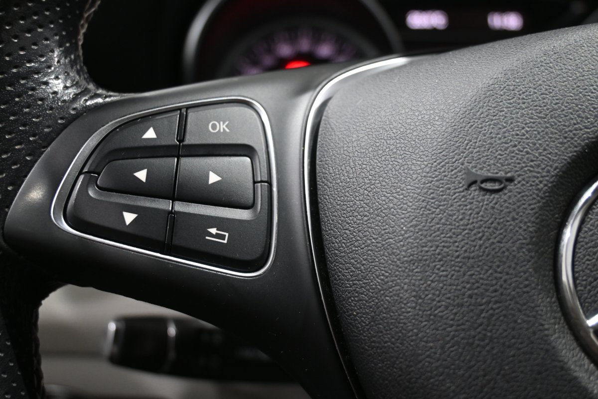 Foto Mercedes-Benz Clase 19