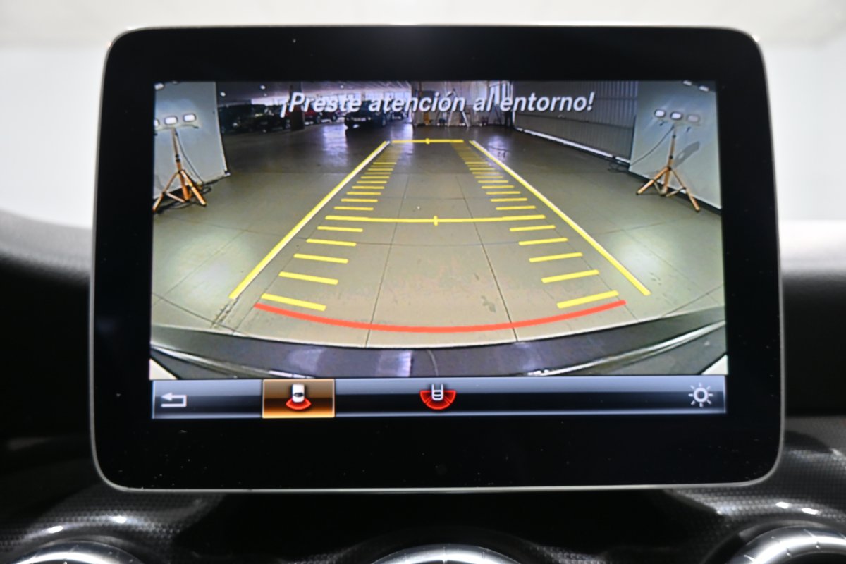 Foto Mercedes-Benz Clase 16