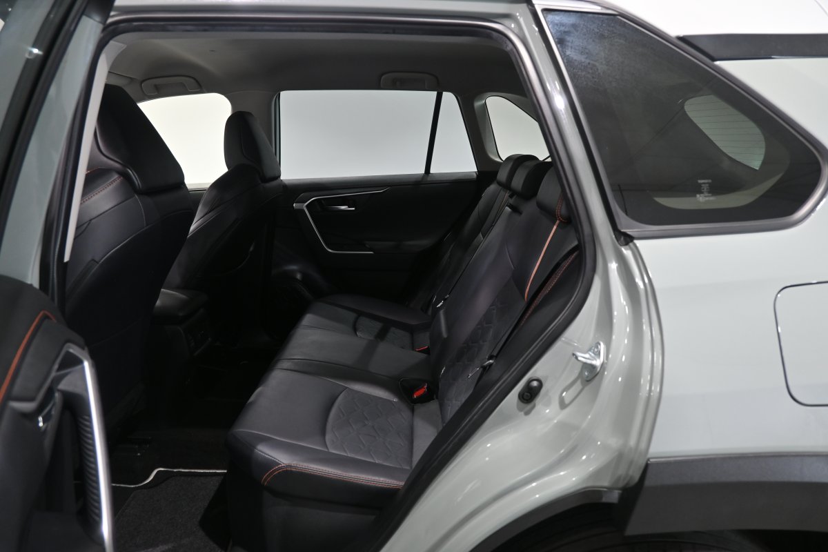 Foto Toyota RAV-4 12