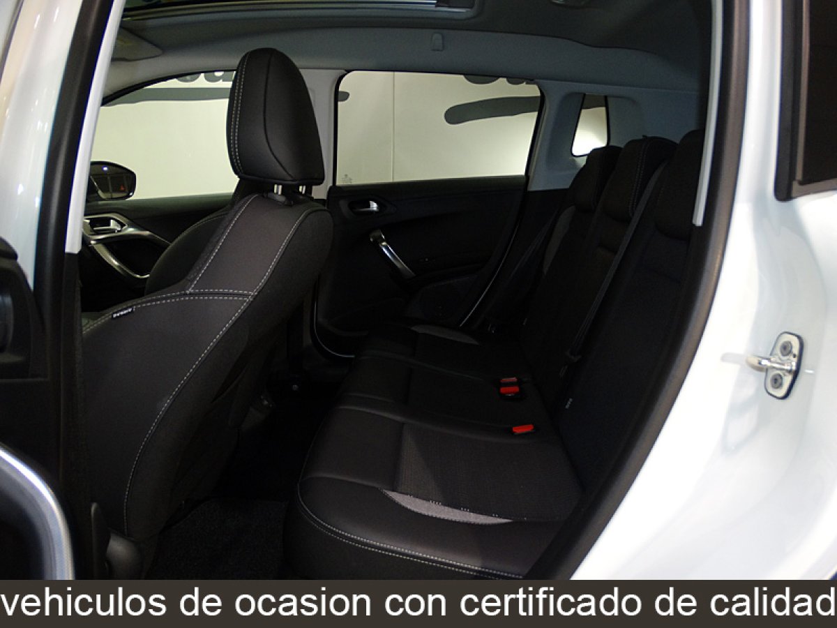 Foto Peugeot 2008 15