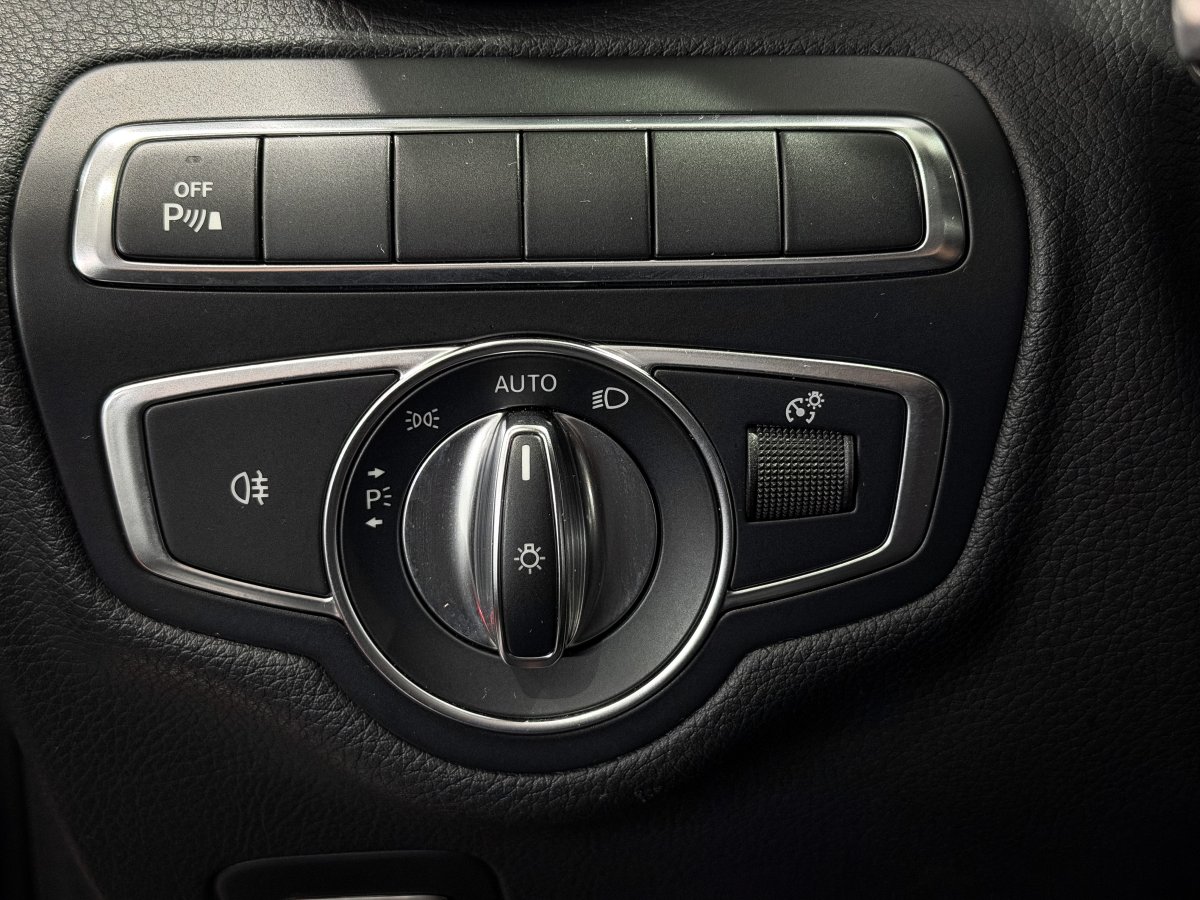 Foto Mercedes-Benz C 28