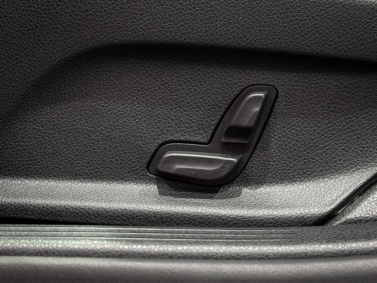 Foto Mercedes-Benz C 30