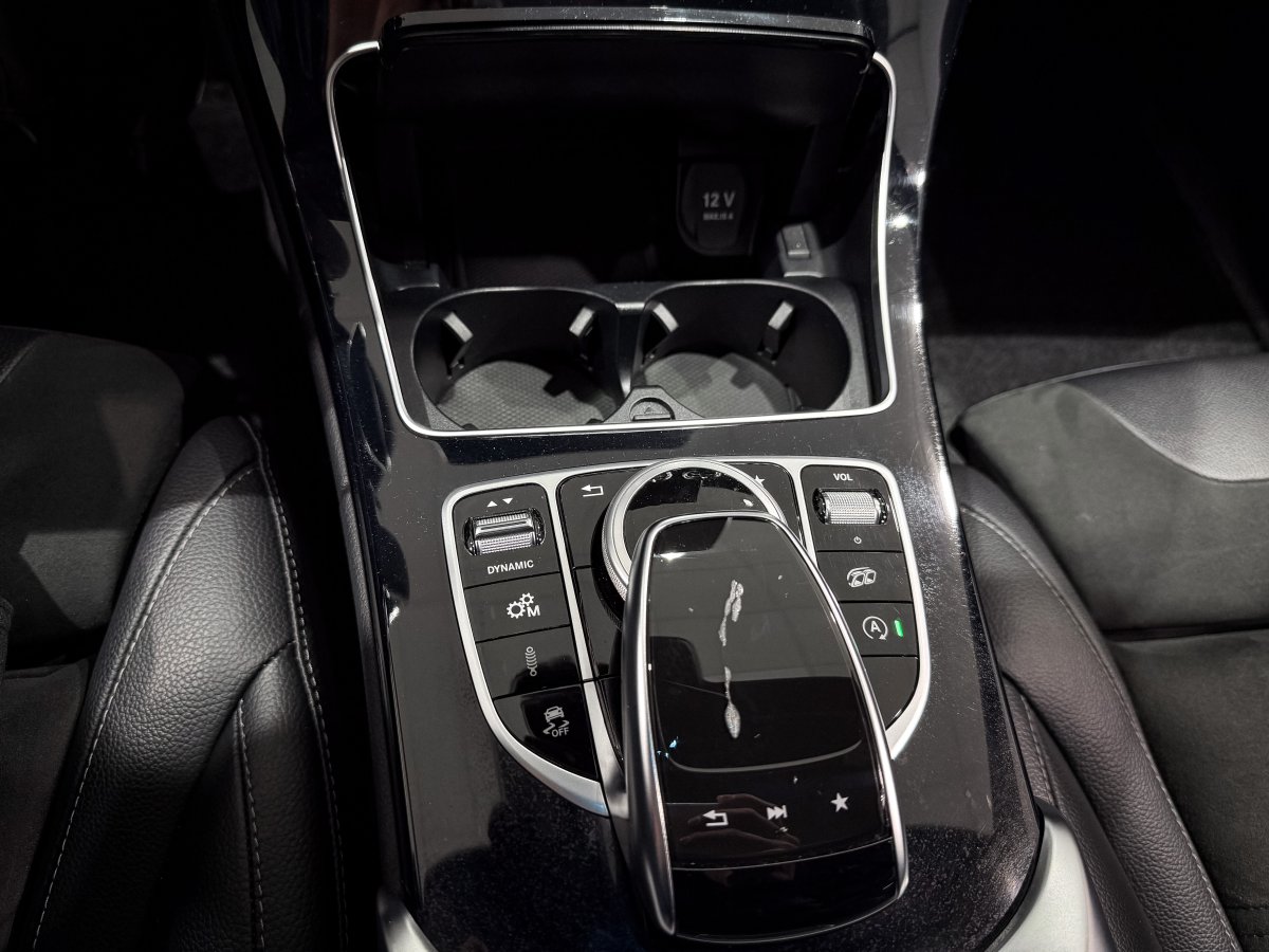 Foto Mercedes-Benz C 20