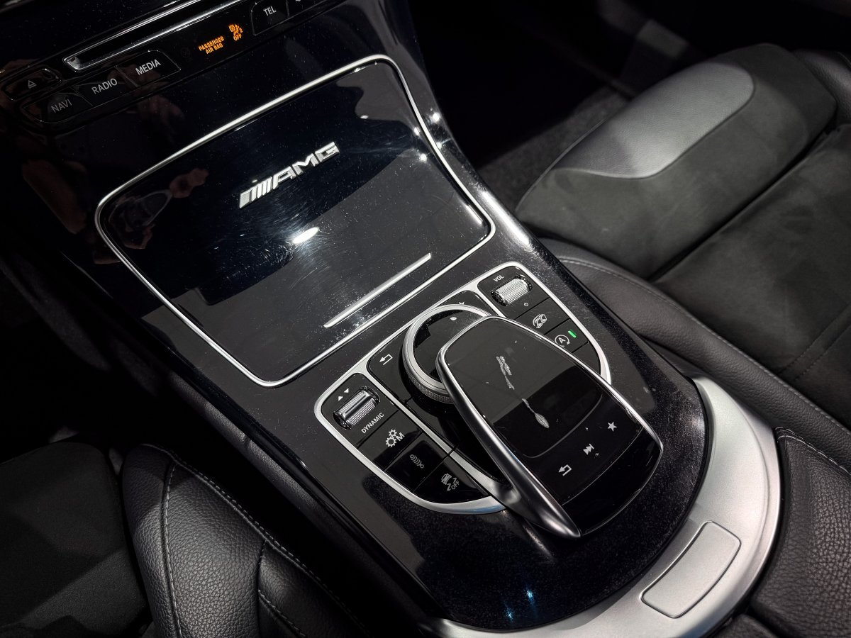 Foto Mercedes-Benz C 19