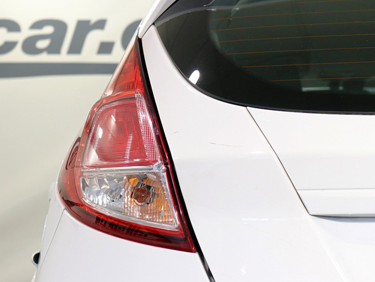 Foto Ford Fiesta 10