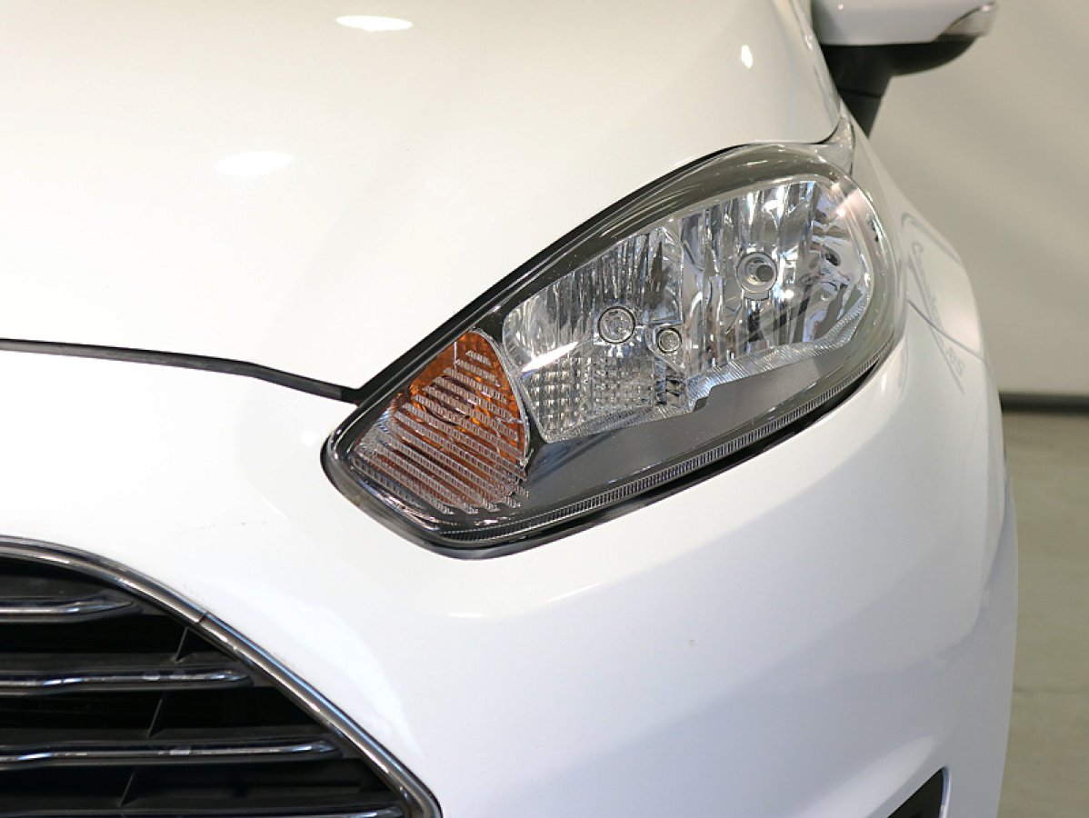 Foto Ford Fiesta 13