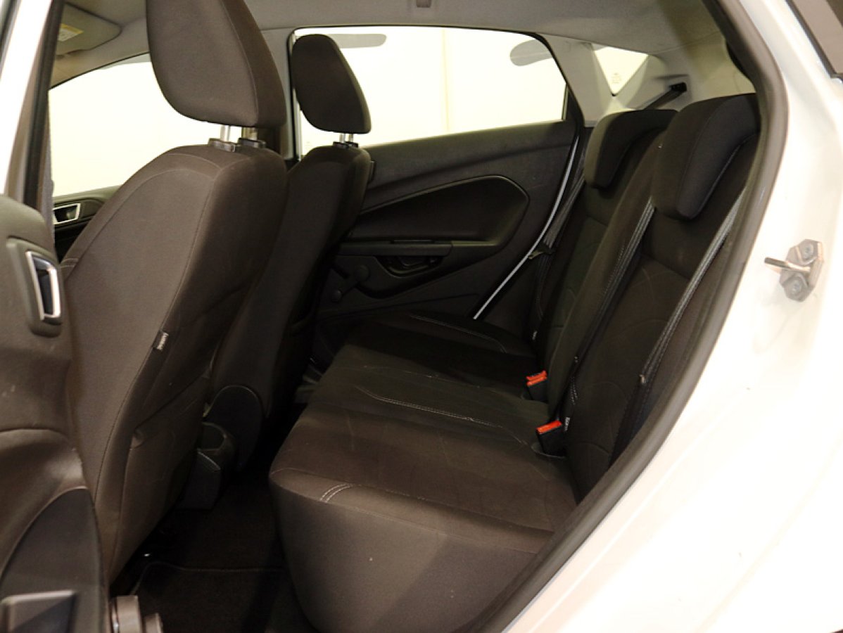 Foto Ford Fiesta 16