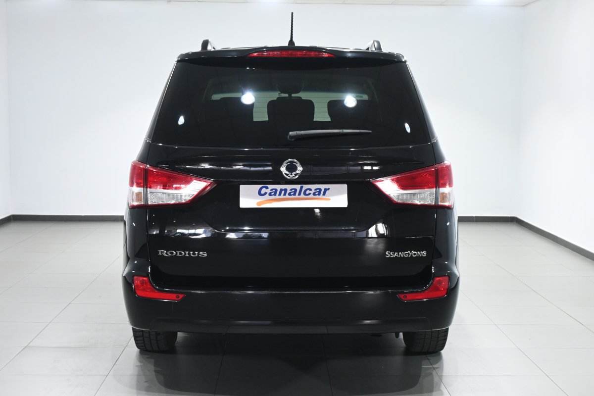 Foto Ssangyong Rodius 5