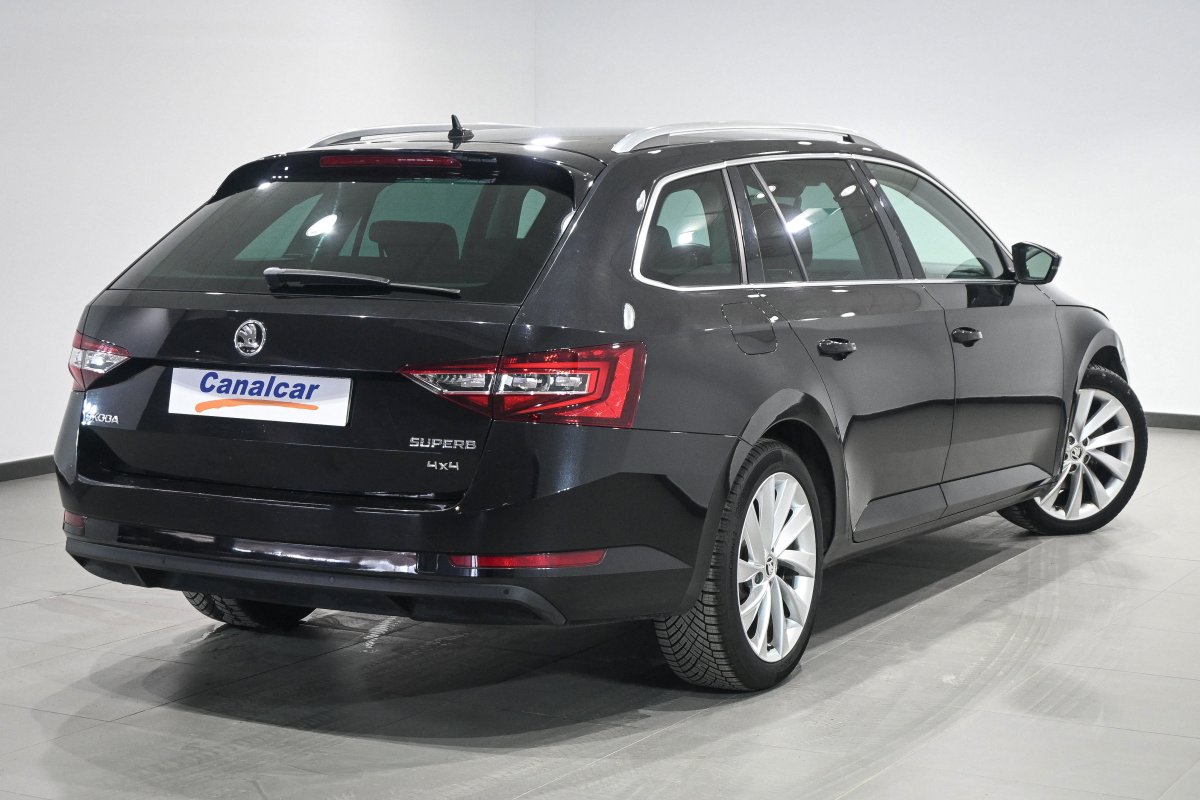 Foto Skoda Superb 4