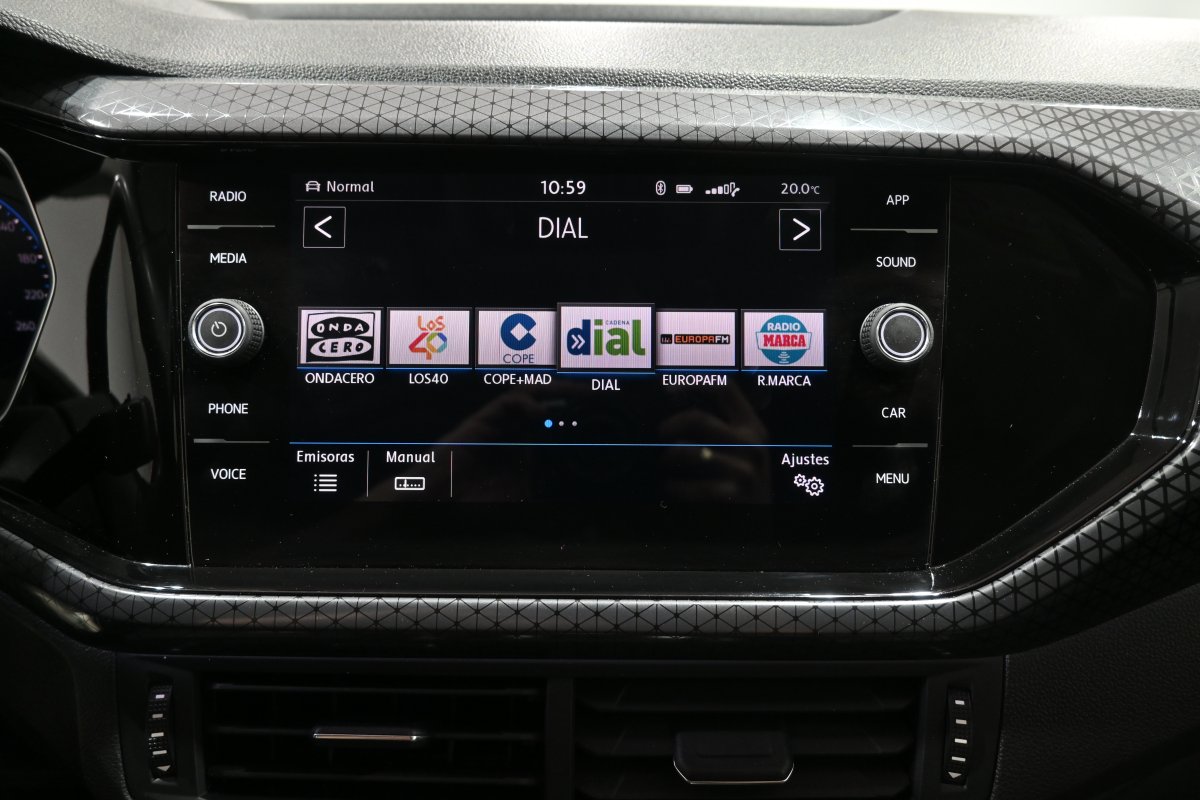 Foto Volkswagen T-Cross 16