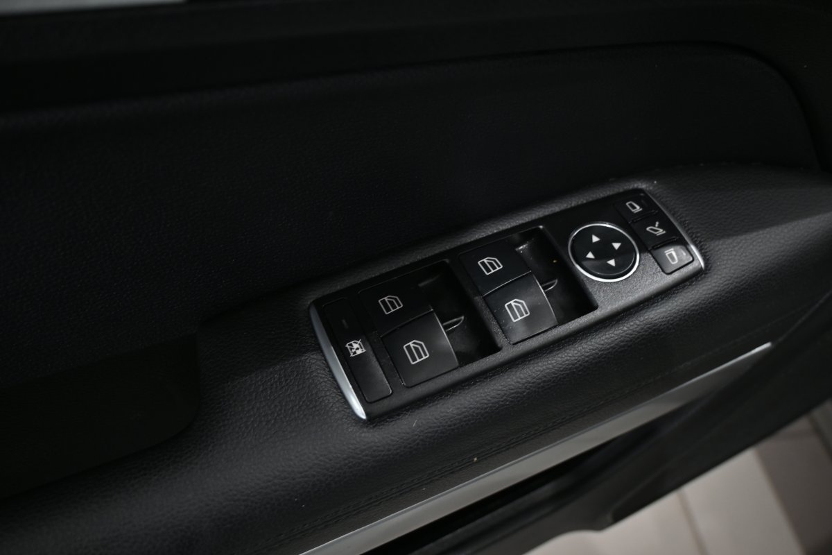 Foto Mercedes-Benz E 26