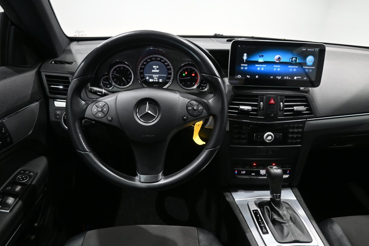 Foto Mercedes-Benz E 18