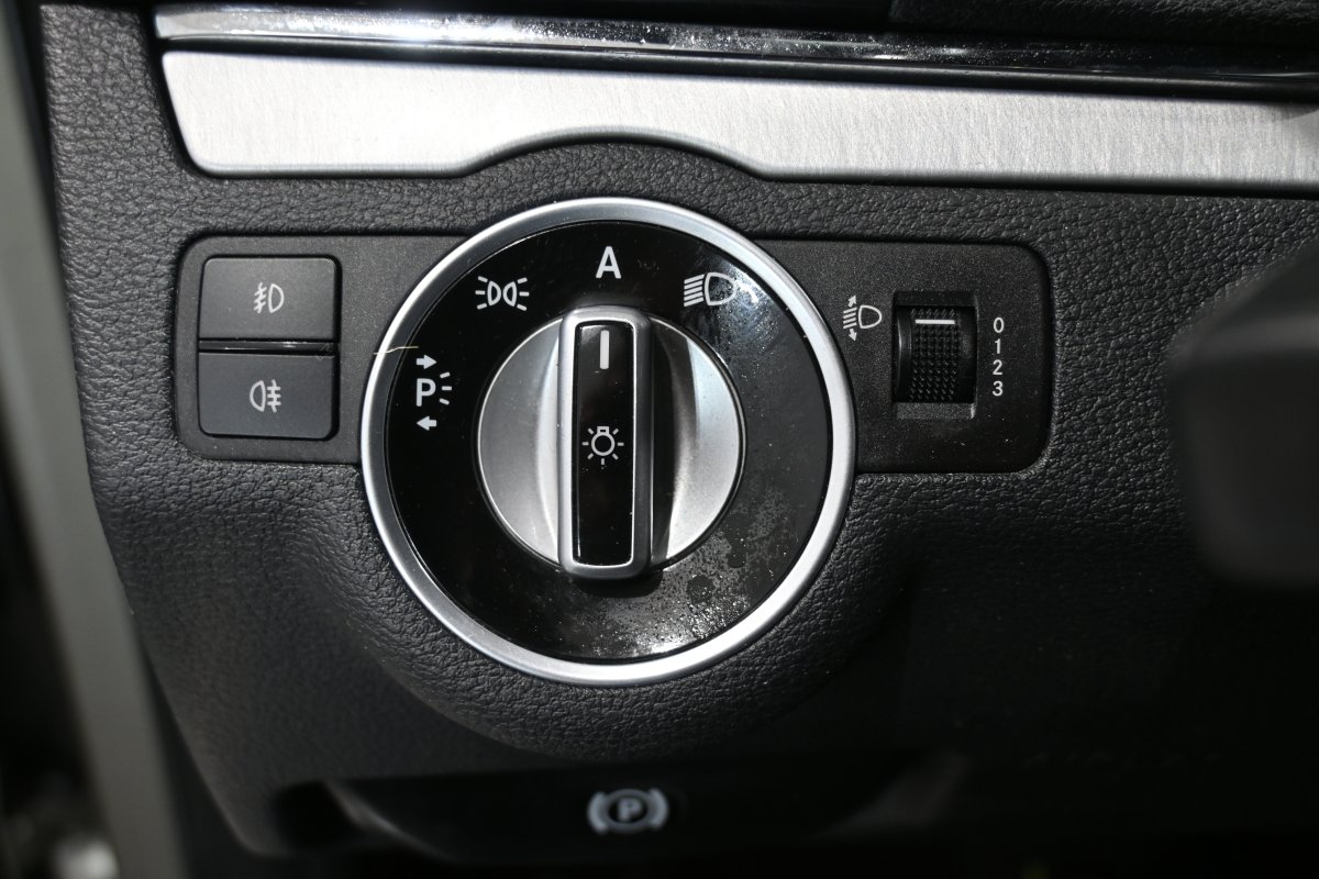 Foto Mercedes-Benz E 25