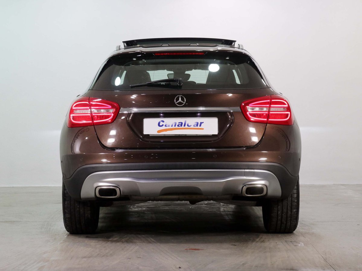 Foto Mercedes-Benz GLA 220 5