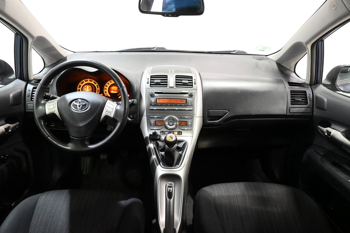 Foto Toyota Auris 13