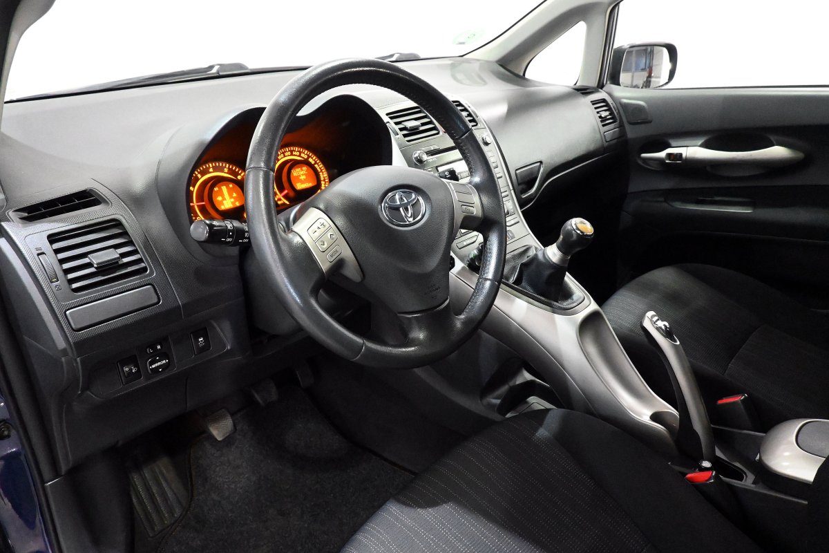 Foto Toyota Auris 12