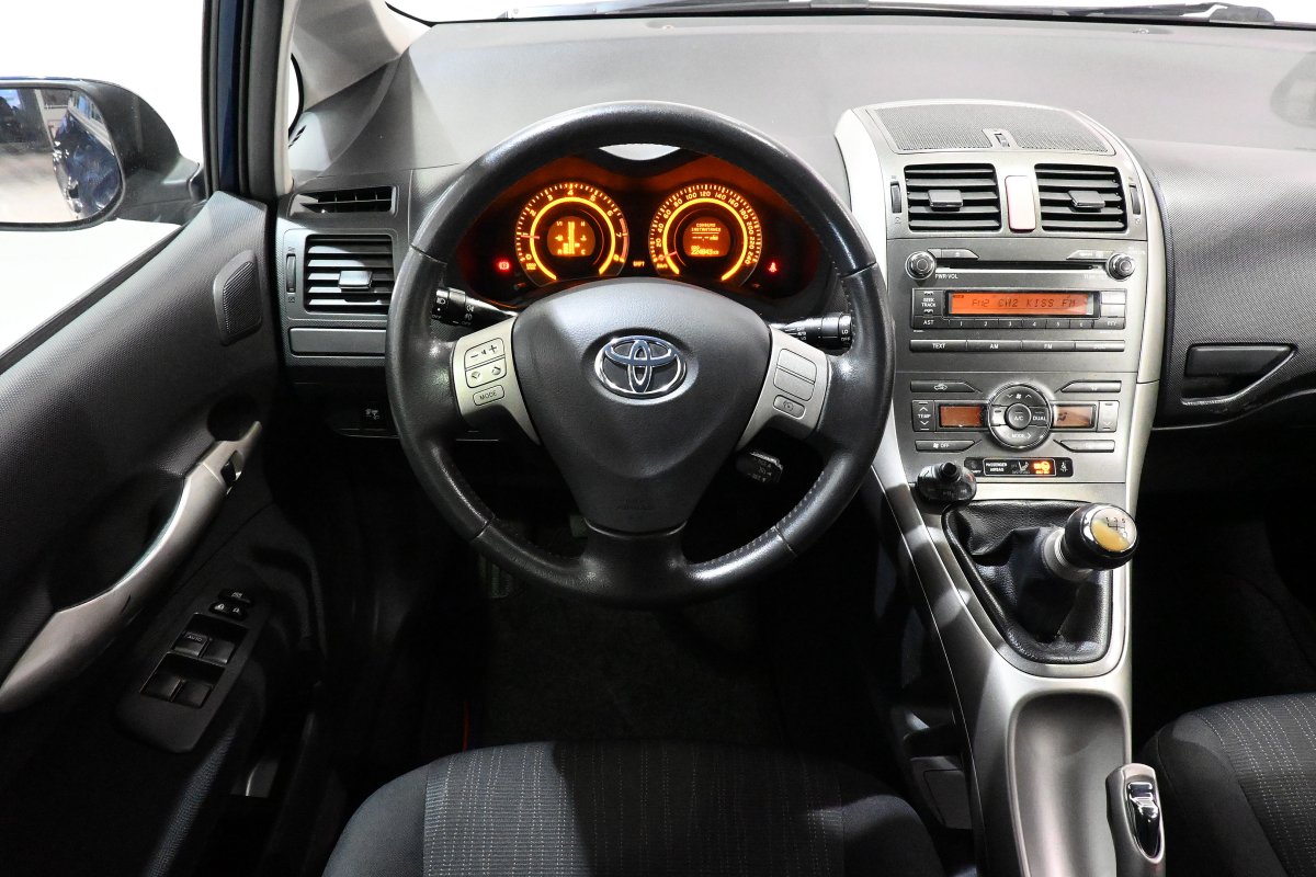 Foto Toyota Auris 14