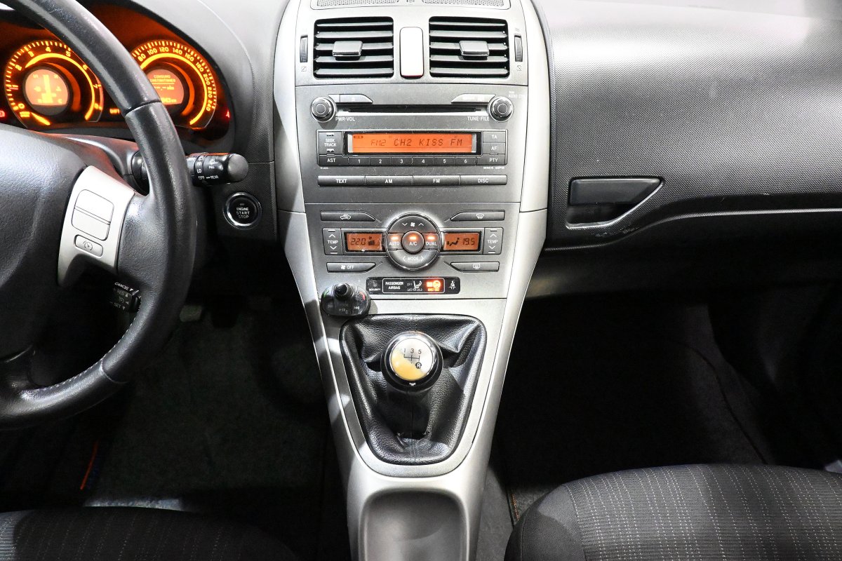 Foto Toyota Auris 15
