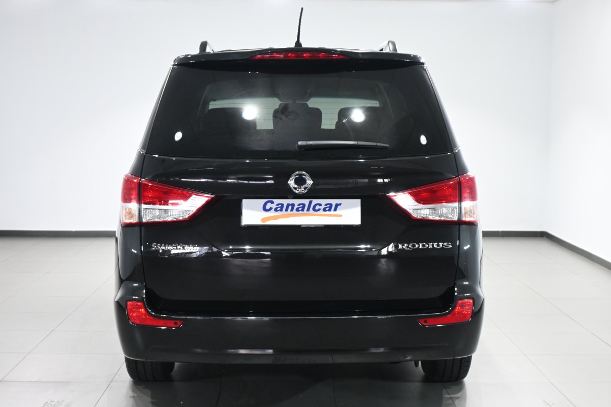 Foto Ssangyong Rodius 5