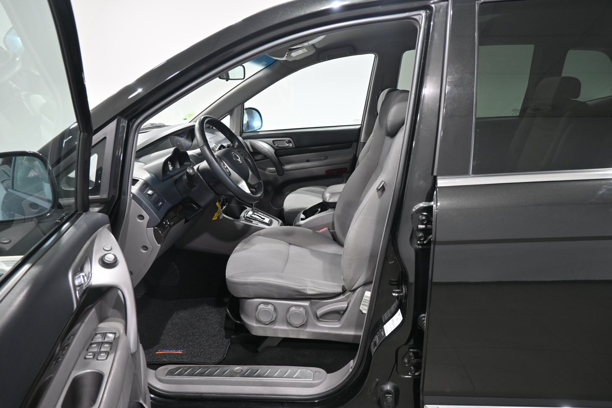 Foto Ssangyong Rodius 10