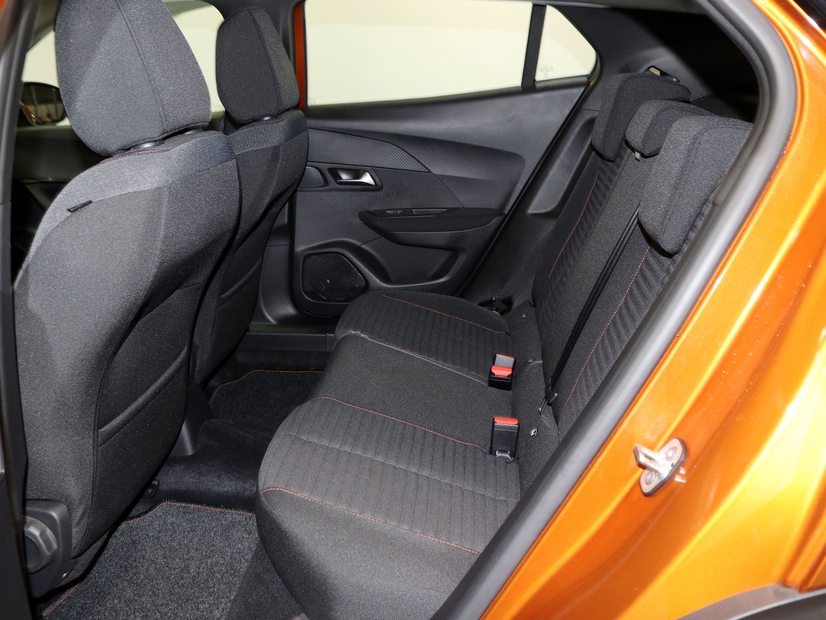 Foto Peugeot 2008 10