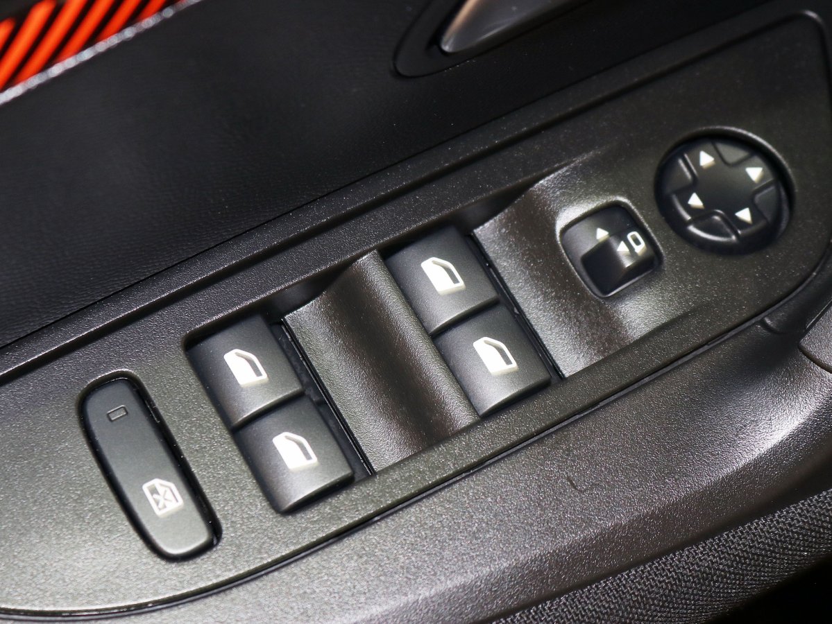 Foto Peugeot 2008 23