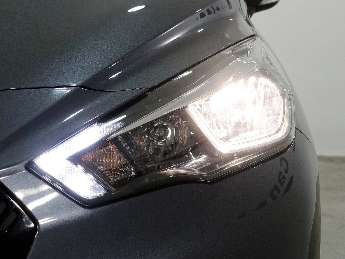 Foto Nissan Micra 12